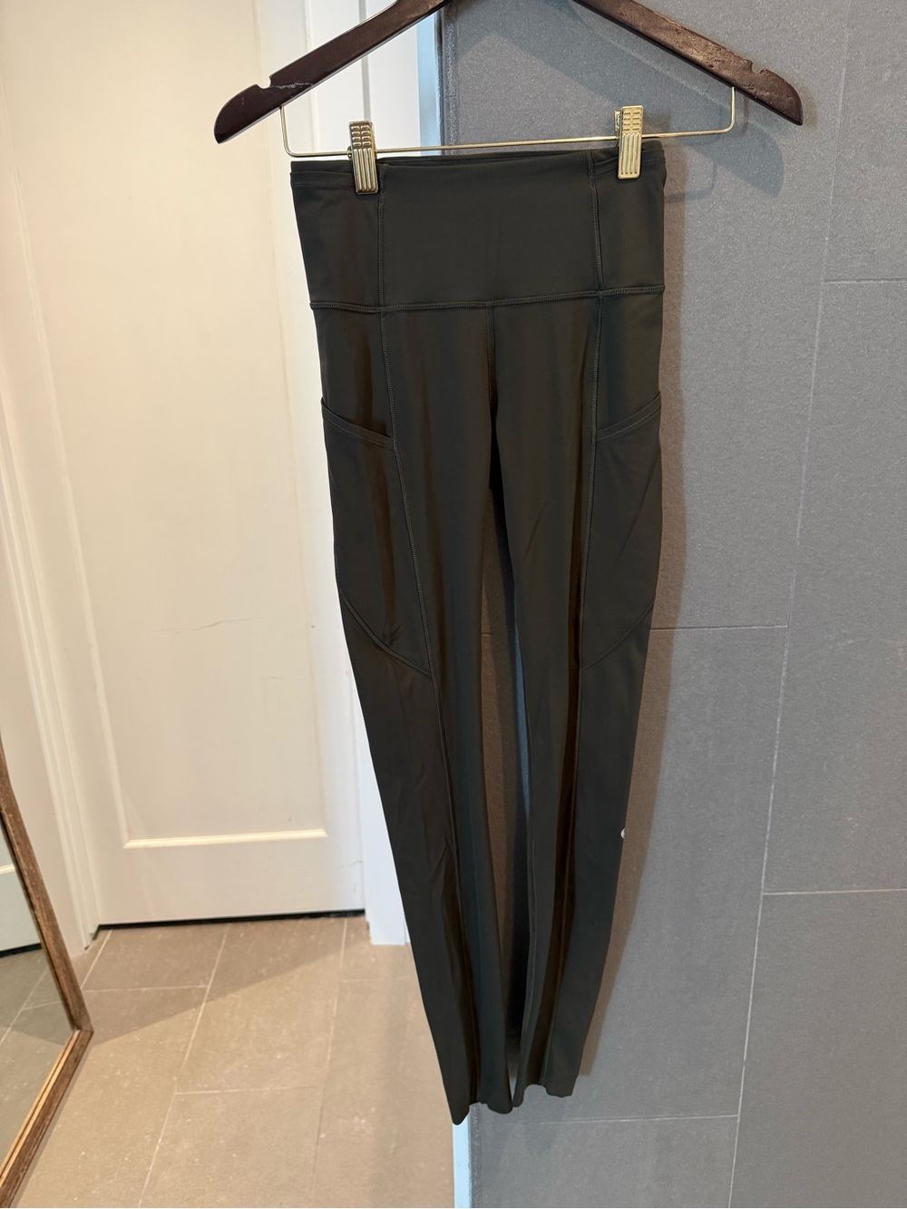 Lululemon Fast and Free HR Tight 28" Nulux Pockets Dark Olive Green Size 2